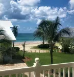 Ocean View , steps from the private beach 2 Bedroom Condo  Up to 6 guests