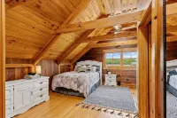 Cozy Cabin @James River; Live/Work/Play Experience - 4-Star