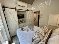Creekside Tiny house in fantastic Monteagle! Quick hike to waterfall! - 4-Star
