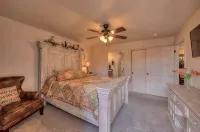 DW7 Spacious Cowboy-Themed Condo near Arches National Park With Hot Tub! - Jacuzzi