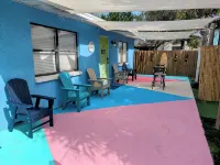 2 Minutes From Beach/Downtown + Patio & Grill - บังกะโล