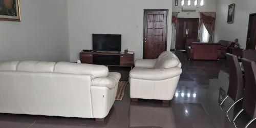 Aldeoz Palembang City Villa Sumsel - Biệt thự