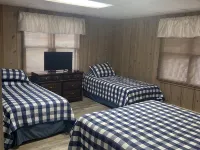 Cozy 2 Bedroom 1 Bath Lake Front Cottage Hotels in Cleora