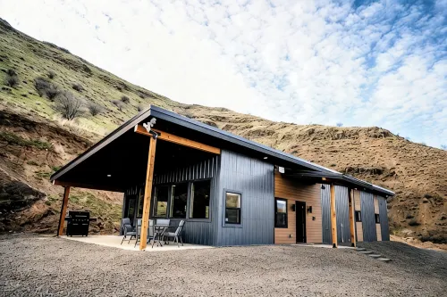 Experience the mountains in modern luxury with views of the Salmon River - 4-Star
