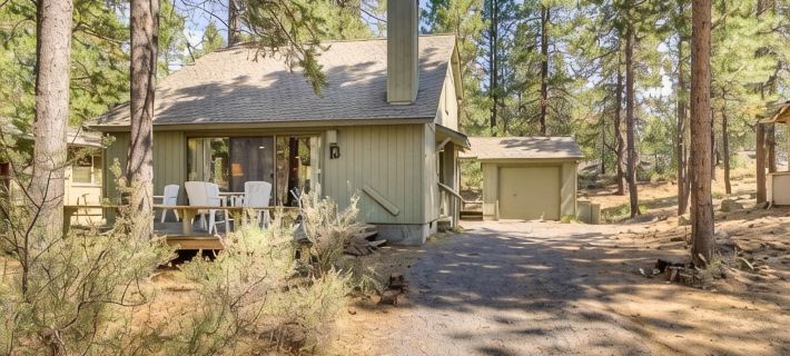 Deer Lane with SHARC passes. Hotels in Sunriver