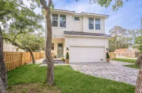 BRAND NEW 4-bedroom, 2 primary suites, heated pool, steps to the beach and river - 4-Star