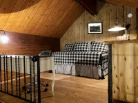 Unique Adirondack Estate on Hudson River - near Gore Mountain & Lake George - Wifi