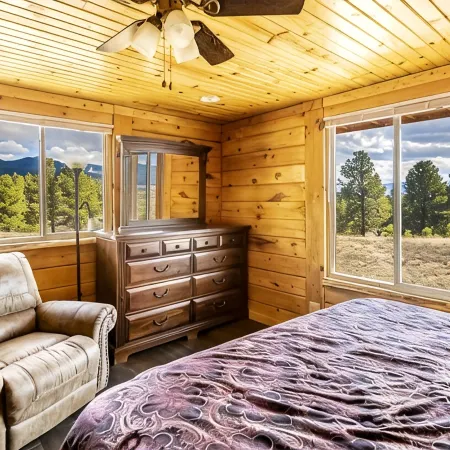 Mountain House Sleeps 18, Mins to Ski, Hike, Golf, Fish; Generator; Fenced Yard