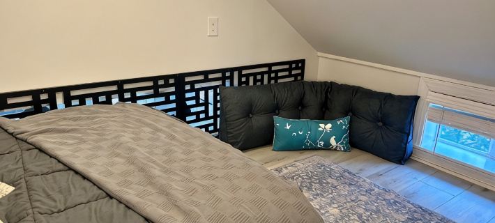 Newly Built Barn Loft in Pioneer Valley ハンプシャーのホテル
