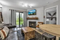 Hillside Getaway Ski-in Ski-Out Retreat in Ellicottville, NY Sleeps 4 - 4-Star