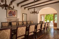 Luxury Napa Valley Estate Surrounded by Vineyards - 5-Star