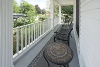 Charming Resort in the Heart of Bemus Village on CHQ Lake -  Privatzimmer