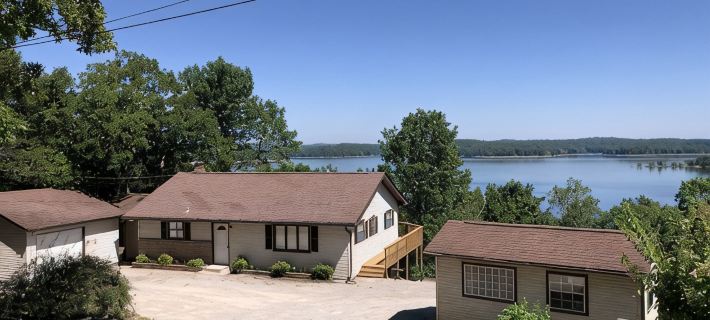 Great retreat!  Close to lake and marina Hotels in Baxter County