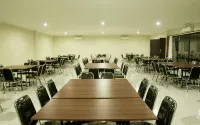 Tirta Kencana Hotel & Garden Resto - parking