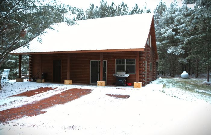 Brand NEW Cabin in the Pines w Private Lake
