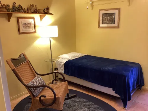 Guest room with private outside entrance and bath in Historic Barrio Viejo - Apartments