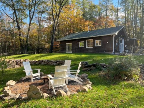 THE HIDDEN COTTAGE Private, Relaxing, Great Location, Has Everything You Need