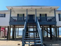 Beautiful New Beach Front Home just minutes from Biloxi casinos! - Beach