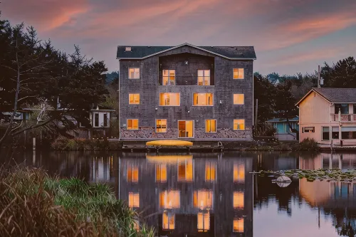 Large Lakefront Home Only Steps from D Beach! Bring Grandma-we Have an Elevator! - 5-Star