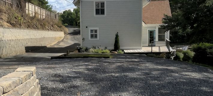 Newly renovated & furnished 3 bdrm, 2 bath lake home, dock, spectacular view Hotels in Pulaski County