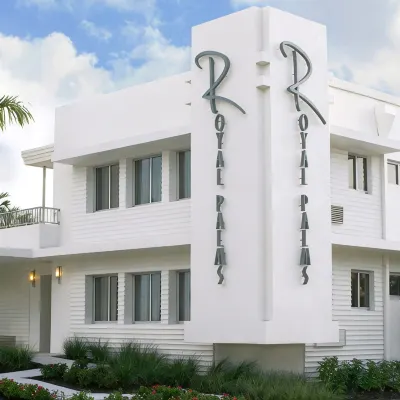Royal Palms Resort & Spa Hotel dekat Pantai Canine