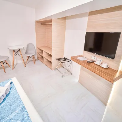 Circuit Hostel Hotels near Circuit Makati