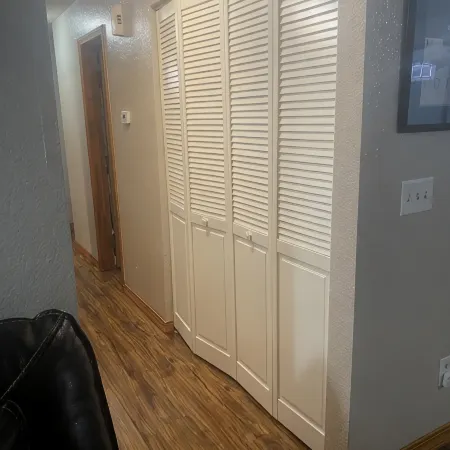 Central Home: Yard with Mountain Views, 3Bdrm
