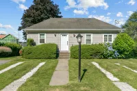 Ocean Views, Walk to Beach, Central AC, 4 Car Off Street Parking - 2つ星