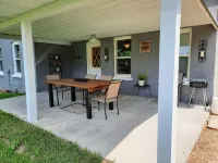 Remodeled country farmhouse, 3 min drive from Mississippi River, Peaceful/Clean. - 3 tähden