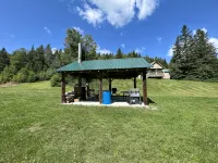 Northern Maine Large Cabin 4 • Wifi • Kitchen • AC - 샬레 호텔