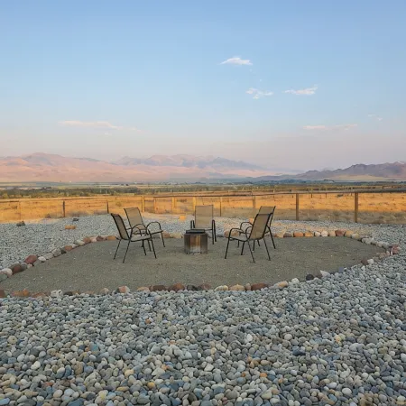 High Desert Haven - A Beautiful 3 Bedroom Home with Optional RV Hookup!