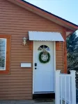 3 Blocks to the Lake & Close to Downtown, High Speed Internet, Sleeps 6! - 3-Star