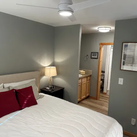 Perfect Location! - EV charger, downtown, shuttle, + private hot tub & garage!