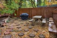 2024 Remodeled Creekside Cabin Steps to Downtown Manitou Springs Lic#9244 - Hytter