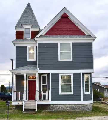 Historic 1886 House locate convienently - 4-Sterne