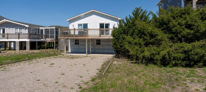 2 Kitchens, 2 Living Rooms, Sleeps 10 Hotels in Topsail