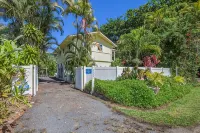 Gated cottage, 3 blocks to beach, A/C  Close to Tunnels. Lots of outdoor space - บ้านพักหลังเล็ก