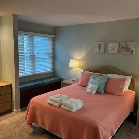 Egret’s Pointe Townhouse Sleeps 9 Amenities & Pools Included. Golf Cart