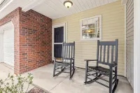 Queen Kelsey-Mins from Credit One-Pet Friendly - Boutique
