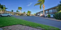Westland Hotel Motel - parking
