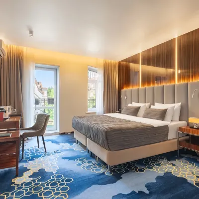 V Hotel&Rooftop Lounge Hotel Hotels near Oceanarium Akvamir