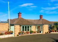 Heatherbell Cottage Guest Accommodation - parking