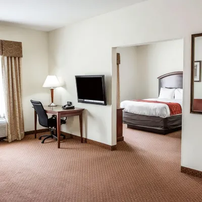 Comfort Suites Near Indianapolis Airport Hoteles cerca de Fountain Square Theatre Building