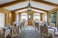 Wickwood Inn - Parking