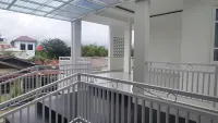 Hotel Wisma Mangurna - 汽車旅館