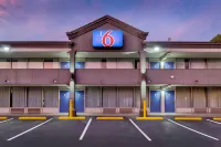 Motel 6 Morgantown, WV Hotels in 