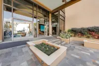 Oceanfront Mana Kai 2 Bedroom Condo