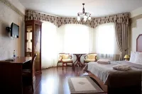 Evropa Hotels near Nojabrxsk Airport
