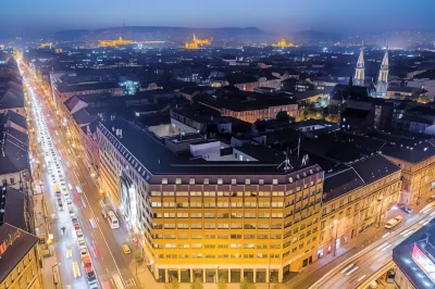 Danubius Hotel Hungaria City Center Hotel dekat Kastil Buda - Istana Kerajaan (Kiralyi Palota)