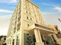Douangchan Plaza Hotel Отели в г. Вьентьян